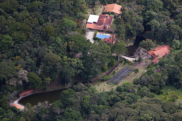 O sítio Santa Bárbara, em Atibaia, frequentado por Lula e familiares