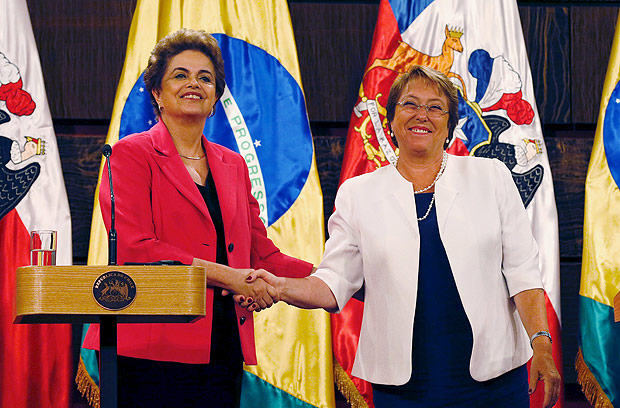 Dilma Rousseff e Michelle Bachelet durante encontro em Santiago