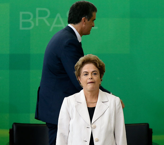 A presidente afastada, Dilma Rousseff, e o ex-ministro José Eduardo Cardozo, em evento em março