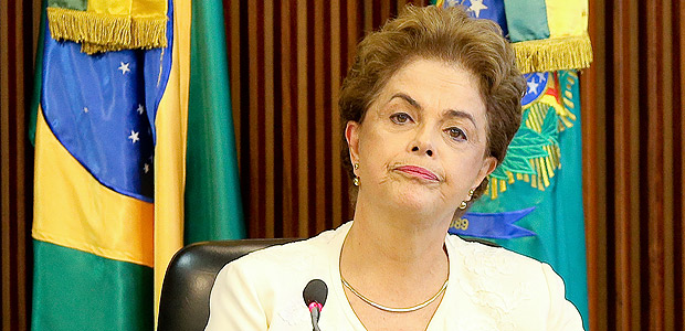 BRASLIA, DF, BRASIL, 04.03.2015. A presidente Dilma Rousseff recebe o Comit de Articulao Federativa e representantes das Associaes Estaduais de Municpios. (FOTO Alan Marques/ Folhapress) PODER