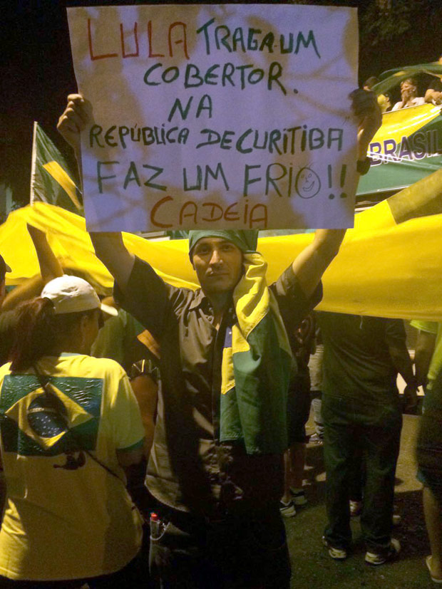 Protesto em Curitiba em 17/03 pelo impeachment da presidente Dilma Rousseff e em apoio ao juiz Sergio Moro, que conduz a operação Lava Jato