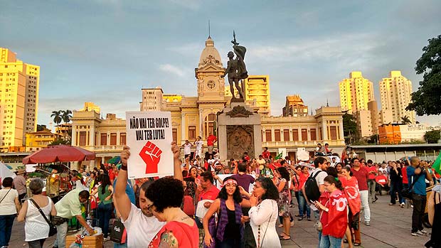 Crdito: Jos Marques/FolhapressLegenda: Protesto a favor do governo federal em BH