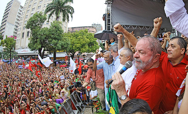 02/04/2016- Foretaleza- CE, Brasil- O ex-presidente Luiz Inácio Lula da Silva participa de ato contra o impeachment, em Forataleza (CE). Foto: Ricardo Stuckert/ Instituto Lula ***DIREITOS RESERVADOS. NO PUBLICAR SEM AUTORIZAO DO DETENTOR DOS DIREITOS AUTORAIS E DE IMAGEM***