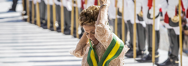 BRASLIA, DF, BRASIL, 01-01-2015, 17h11: A presidente da republica reeleita pelo PT (Partido dos Trabalhadores) Dilma Rousseff, durante cerimnia de posse de seu segundo mandato, em cerimnia de posse, no Palcio do Planalto, em Brasilia (DF). (Foto: Eduardo Anizelli/Folhapress, PODER) --- 