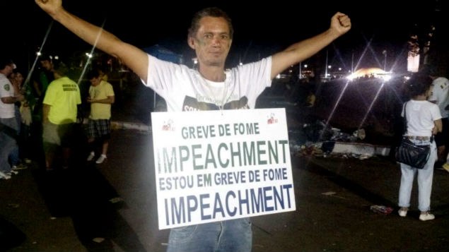 Andr Rhouglas, 55, em greve de fome h quatro dias por aprovao do impeachment na Cmara