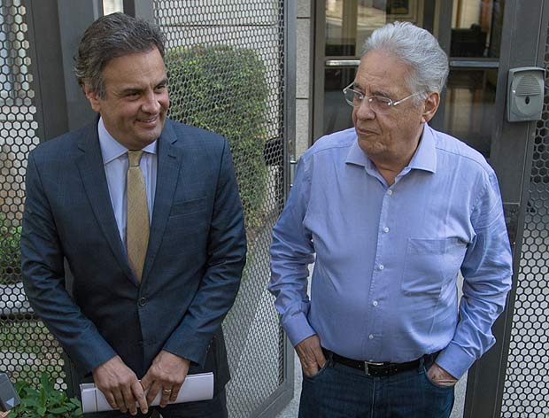 O senador Acio Neves (PSDB) e o ex-presidente Fernando Henrique Cardoso se encontram em So Paulo