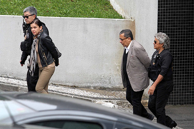 Joo Santana e a mulher e scia, Mnica Moura, presos na Lava Jato, so transferidos da carceragem da PF