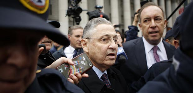 Condenado, Sheldon Silver, ex-presidente da Cmara estadual de NY, deixa tribunal