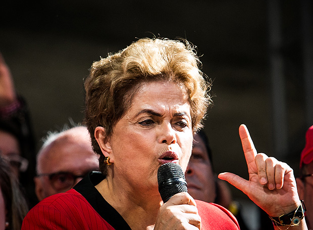 #multimidia - So Paulo, SP, BRASIL-01-05-2016: A presidente Dilma Rousseff, durante a comemorao da CUT do Dia do Trabalhador, no Vale do Anhangaba, Zona Central de So Paulo. (Foto: Bruno Santos/ Folhapress) *** FOTO *** EXCLUSIVO FOLHA***