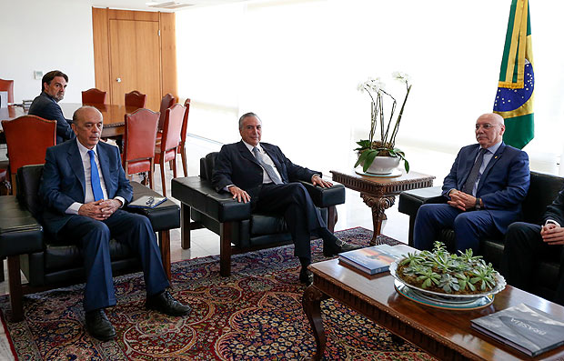O presidente interino Michel Temer e o chanceler Jos Serra se renem com o paraguaio Eladio Loizaga
