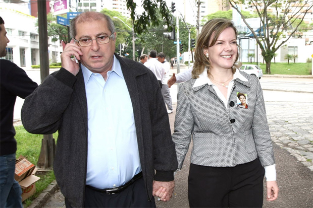 O ex-ministro Paulo Bernardo e sua mulher, a senadora Gleisi Hoffmann