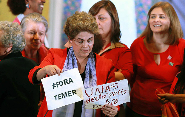 So Paulo SP Brasil 08 07 2016 A presidente afastada Dilma Rousseff participa de evento mulheres com Dilma em defesa da democracia na casa de Portugal bairro da Liberdade em So Paulo Jorge Araujo Folhapress 703 ORG XMIT: XXX