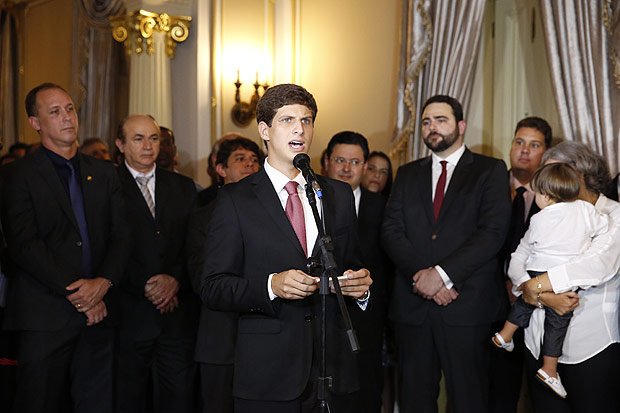 Joo Campos, filho de Eduardo, discursa em posse como chefe de gabinete do governo de PE