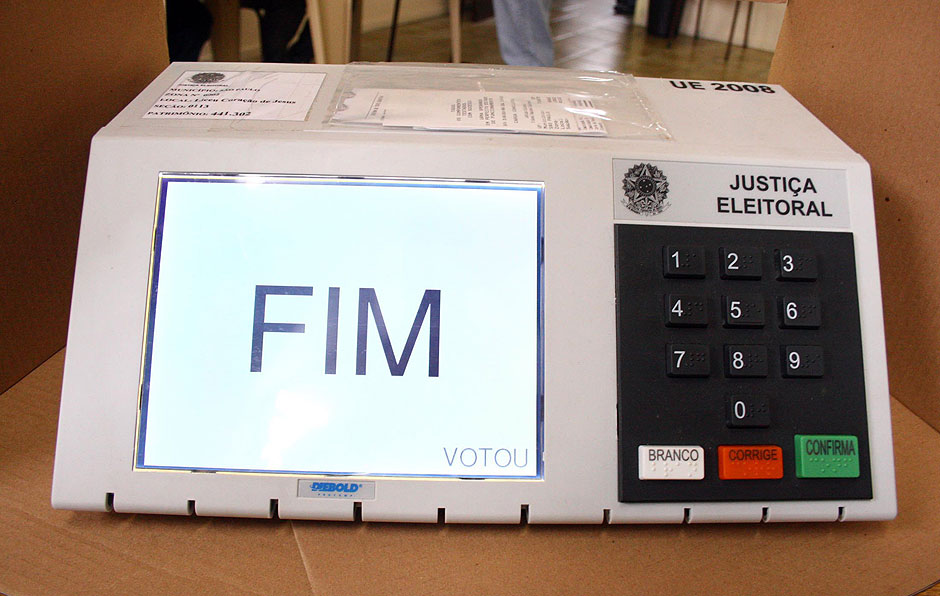 Urna eletrônica na votação de 2010, em São Paulo