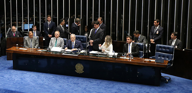 Ricardo Lewandowski chega para vota��o pr�via do julgamento do Impeachment de Dilma Rousseff