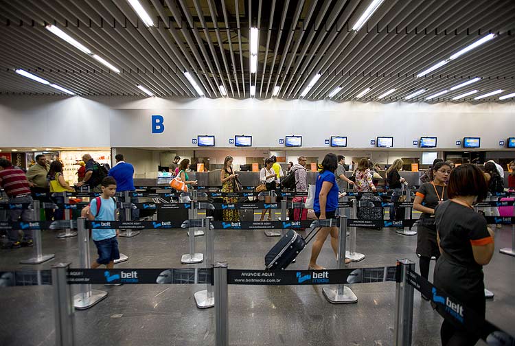 Piden que los pasajeros lleguen al aeropuerto internacional de Río hasta 6 horas antes este lunes