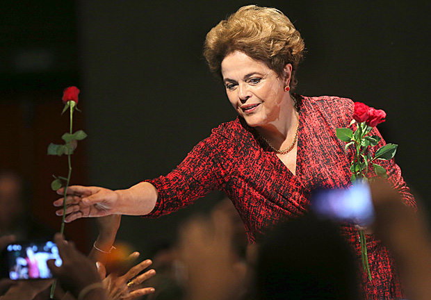 BRASILIA, DF, BRASIL - 24-08-2016 - A presidente Dilma Rousseff chega ao Auditorio dos Bancarios, onde e realizado o provavel ultimo ato publico de Rousseff antes do julgamento do seu Impeachment. (Foto: Alan Marques/Folhapress, PODER)