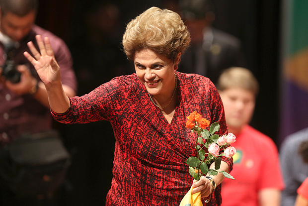 BRASILIA, DF, BRASIL - 24-08-2016 - A presidente Dilma Rousseff chega ao Auditorio dos Bancarios, onde e realizado o provavel ultimo ato publico de Rousseff antes do julgamento do seu Impeachment. (Foto: Alan Marques/Folhapress, PODER)