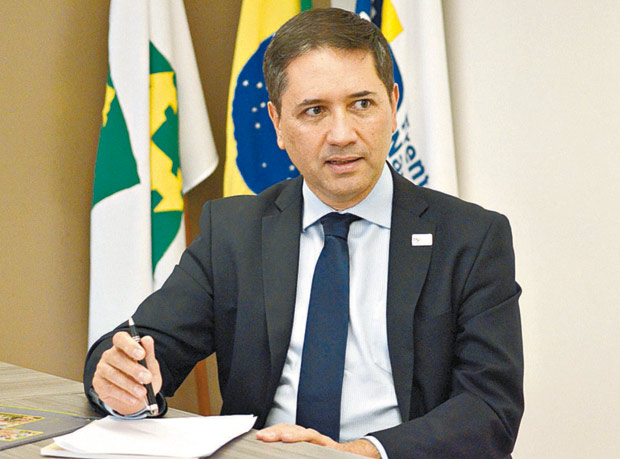 Osecretário-executivodaFrenteNacionaldePrefeitos,GilbertoPerre,embrasília