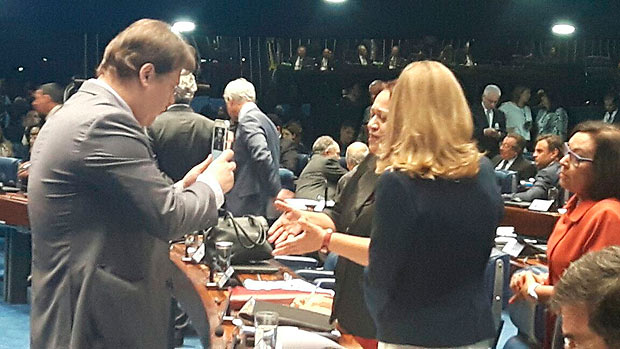 Senadoras do PT durante fala do advogado de acusao Miguel Reale JniorCrdito: Dbora lvares/Folhapress