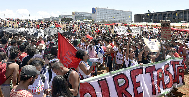 BRASILIA - DF - BRASIL - 07/09/2016 - PROTESTO FORA TEMER. Manifestantes no protesto O Grito dos Excluidos contra o governo Temer em Brasilia.  (Foto: Iano Machado/UOL).******EMBARGADO PARA USO EM INTERNET******* ATENCAO: PROIBIDO PUBLICAR SEM AUTORIZACAO DO UOL