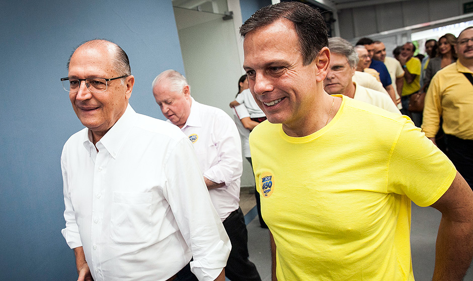 O governador Geraldo Alckmin, acompanhado do candidato  prefeitura de So Paulo, Joo Dria