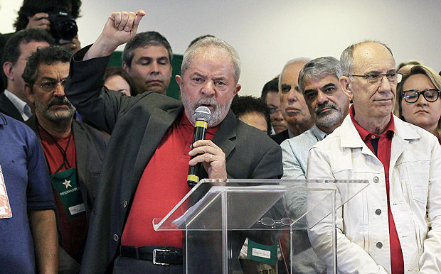 Ex-presidente Lula em pronunciamento  imprensa 