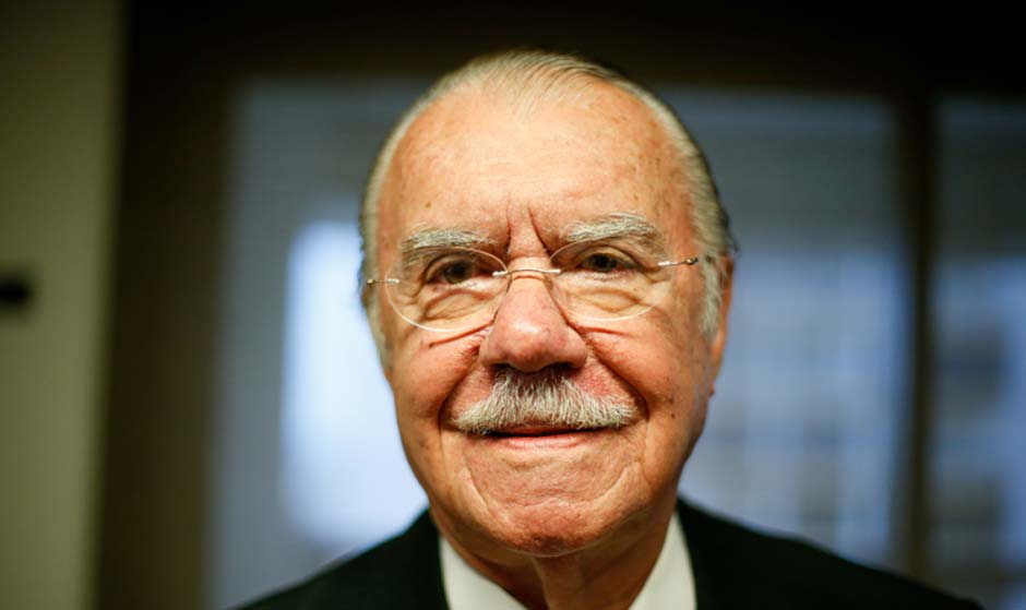 Jos Sarney, 84, ex-presidente do Brasil, ex-governador do Maranho e senador cinco vezes por dois Estados (Maranho e o Amap)
