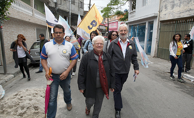 Luiza Erundina, (PSOL) ao lado do vice Ivan Valente