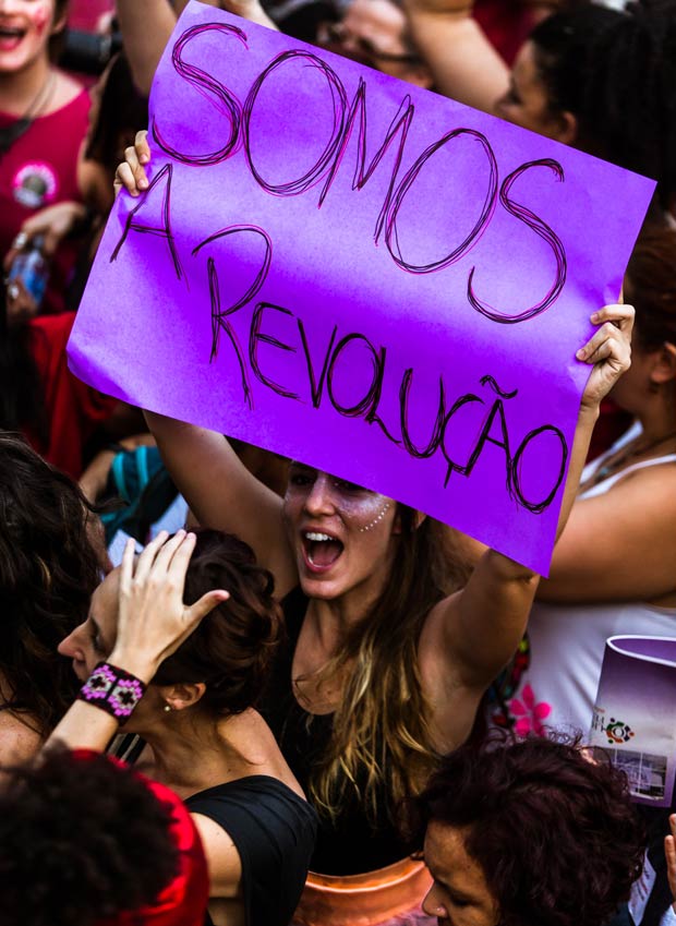 Rio de Janeiro, RJ, BRASIL. 02 /06/ 2016; Mulheres participam de ato feminista " Mulheres pela democracia" que acontece no, centro do Rio. (Foto: Ricardo Borges/Folhapress) *** EXCLUSIVO FOLHA ***