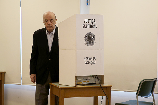 SAO PAULO/SP BRASIL. 02/10/2016 - O ministro Jose Serra durante votacao no colegio Santa cruz.(foto: Zanone Fraissat/FOLHAPRESS, PODER)***EXCLUSIVO***