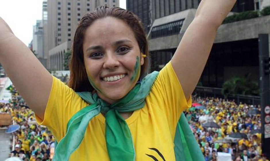 Janana Lima, de 32 anos, durante protesto na avenida Paulista 