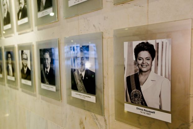 BRASLIA, DF, BRASIL, 11.10.2016. Foto da Dilma Rousseff  exposta na galeria dos ex-presidentes da Republica, no hall do Palcio do Planalto. (FOTO Alan Marques/ Folhapress) PODER