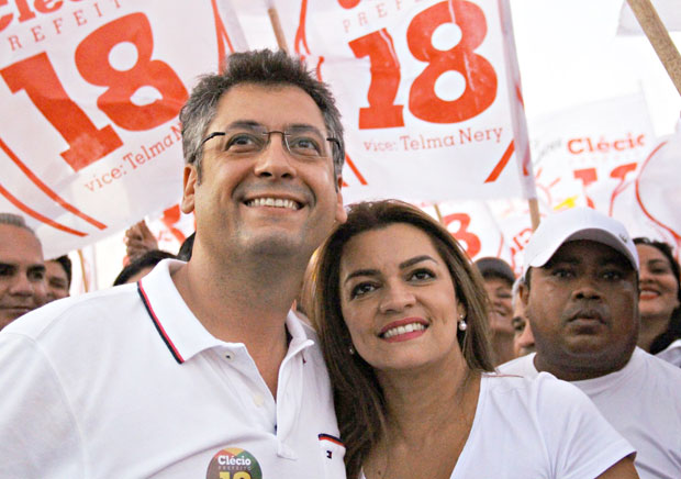 O prefeito de Macapa, Clecio Luis, candidato a reeleicao, ao lado de sua vice, Telma Nery 