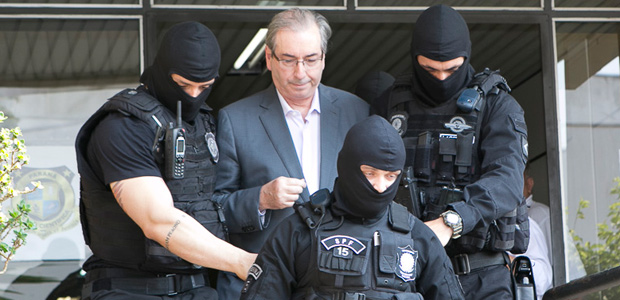 O ex-deputado Eduardo Cunha chega ao IML, em Curitiba, para fazer exame de corpo de delito