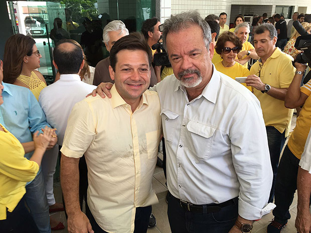 O candidato a reeleio no Recife, Geraldo Julio (PSB) e o ministro da Defesa, Raul Jungmann