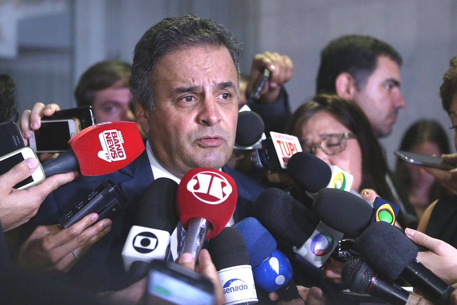O presidente nacional do PSDB, senador A�cio Neves, durante entrevista coletiva
