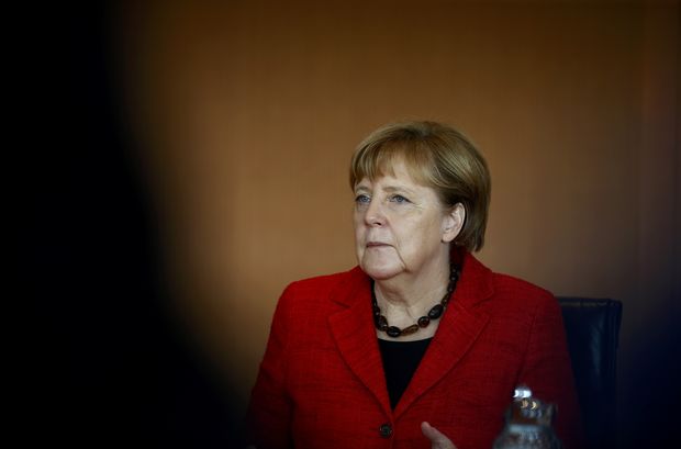 Vitória de Trump nos EUA deu a liderança do Ocidente à alemã Angela Merkel