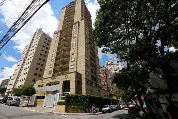 O prdio onde ir morar o doleiro Alberto Youssef, em So Paulo
