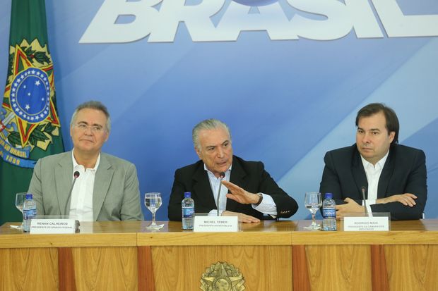 Michel Temer, Renan Calheiros e Rodrigo Maia em coletiva no Palácio do Planalto
