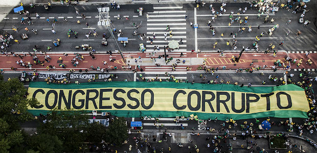 Ato dos movimentos Vem Pra Rua e MBL (Movimento Brasil Livre), em dezembro, na Paulista