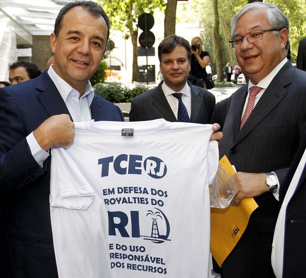 O presidente do TCE-RJ, Jonas Lopes (dir.) com o ex-governador Srgio Cabral (esq.), hoje preso