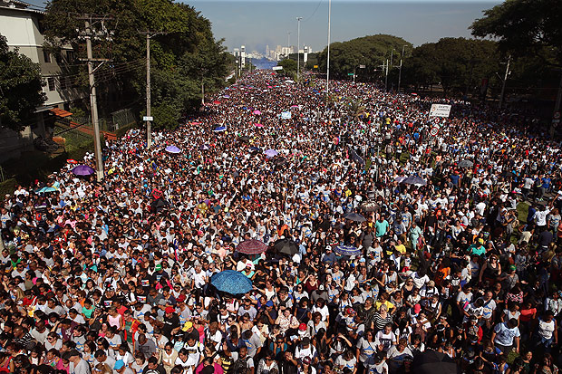 Sao Paulo, SP, Brasil, 26/05/2016: Marcha para Jesus edicao 2016. A marcha se inicia na estao da Luz e termina proximo ao Campo de Marte. Foto: Eduardo Anizelli/Folhapress