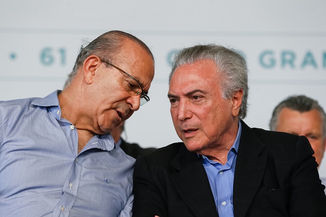 Eliseu Padilha e Michel Temer, durante evento no Rio Grande do Sul em 9.jan.2017