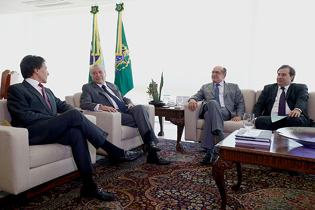 Reunio entre Michel Temer, Eunicio Oliveira, Rodrigo Maia e Gilmar Mendes sobre reforma poltica