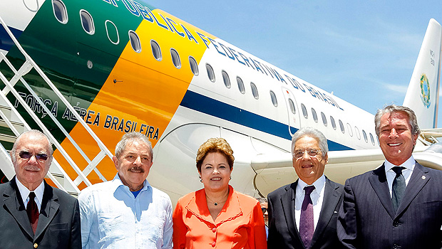 Da esq. para dir., os ex-presidentes José Sarney, Lula, Dilma, FHC e Fernando Collor