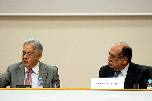 O ex-presidente Fernando Henrique Cardoso e o ministro Gilmar Mendes na abertura do evento, na terça (18) 