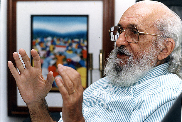 O educador Paulo Freire durante entrevista a Folha, em 1994