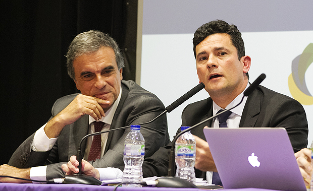 O ex-ministro Jos Eduardo Cardozo e o juiz Sergio Moro em evento em Londres