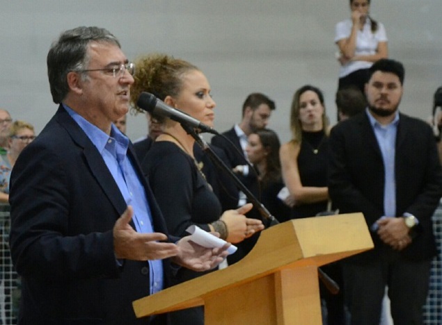 O governador de Santa Catarina, Raimundo Colombo, em evento em Joinville